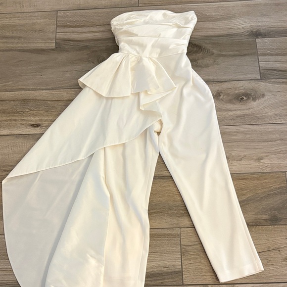 JAYGODFREY Elegant Strapless White Jumpsuit - Picture 3 of 10